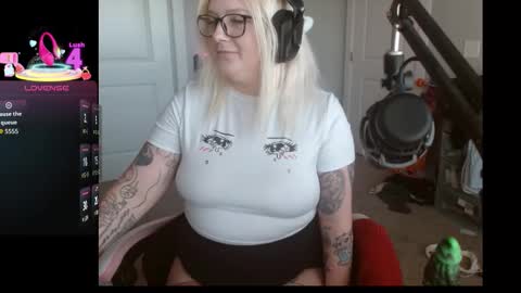 lucigooseygonewild online show from October 17, 8:33 pm