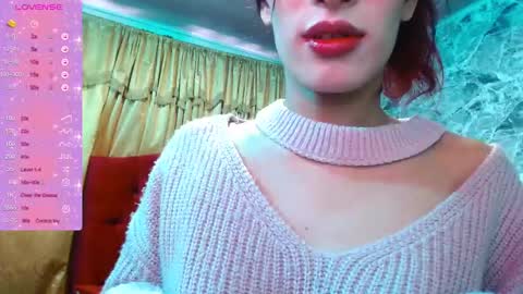 Snapshot of lucii_19 chatting on February 14, 3:47 pm Lucia online show from February 14, 3:47 pm