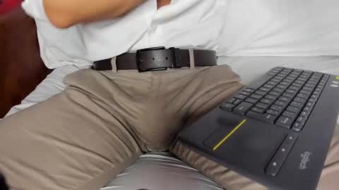 Leo online show from March 4, 4:52 pm