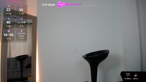 Snapshot of luciiana_lol chatting on December 4, 8:17 pm luciiana online show from December 4, 8:17 pm