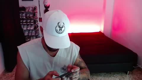 Snapshot of luciifer_hills chatting on December 22, 9:20 pm luciifer_hills online show from December 22, 9:20 pm