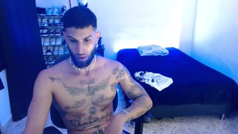 Snapshot of luciifer_hills chatting on December 31, 5:40 pm luciifer_hills online show from December 31, 5:40 pm