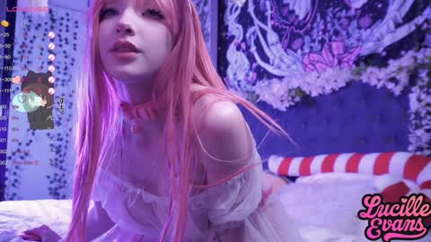 Lucy UwU online show from December 7, 3:08 pm