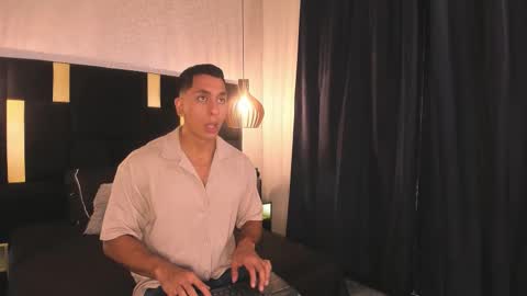 Snapshot of lucio__fox chatting on February 3, 11:59 am Lucio online show from February 3, 11:59 am