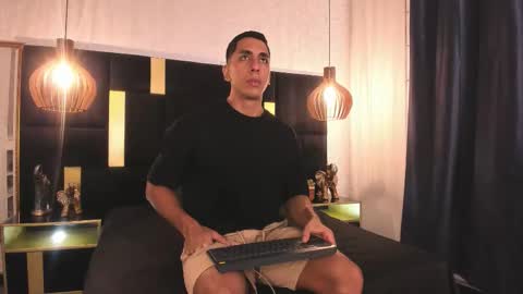 Snapshot of lucio__fox chatting on February 9, 11:47 am Lucio online show from February 9, 11:47 am