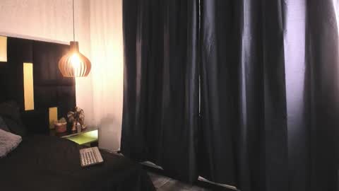 Snapshot of lucio__fox chatting on February 11, 11:59 am Lucio online show from February 11, 11:59 am