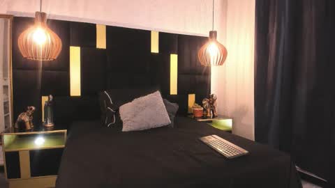 Snapshot of lucio__fox chatting on February 15, 12:36 pm Lucio online show from February 15, 12:36 pm