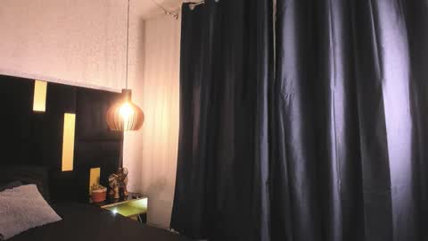 Snapshot of lucio__fox chatting on February 18, 11:50 am Lucio online show from February 18, 11:50 am