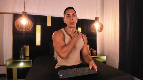 Snapshot of lucio__fox chatting on March 3, 11:38 am Lucio online show from March 3, 11:38 am