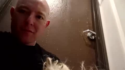 Snapshot of luckilyfound33 chatting on February 19, 4:19 am luckilyfound33 online show from February 19, 4:19 am