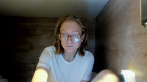 lucky_licky20 online show from January 30, 4:16 am