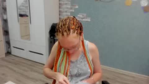 lucky_licky20 online show from November 10, 3:05 am