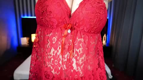 Snapshot of lucky_rita chatting on February 8, 9:35 am Lucky Rita online show from February 8, 9:35 am