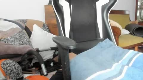 Snapshot of luckydrakex chatting on January 21, 9:13 am Lucky online show from January 21, 9:13 am