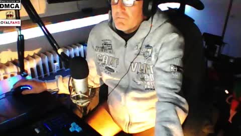        call me  Stefan online show from December 25, 12:16 am