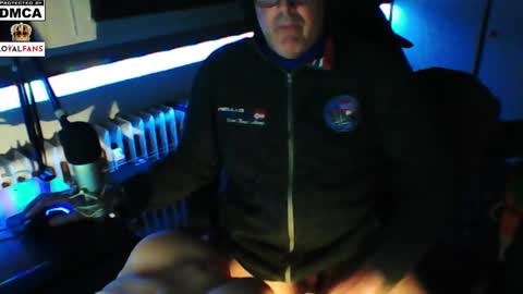        call me  Stefan online show from February 1, 10:44 pm