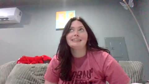 Snapshot of luckygirl96 chatting on October 19, 1:50 am luckygirl96 online show from October 19, 1:50 am