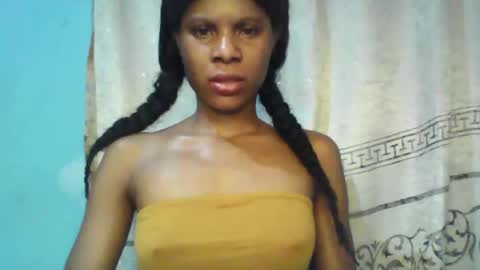 Snapshot of luckymadequeen chatting on January 26, 8:45 pm Gloria online show from January 26, 8:45 pm