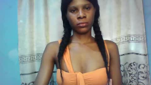 Snapshot of luckymadequeen chatting on January 29, 9:33 am Gloria online show from January 29, 9:33 am