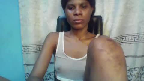 Snapshot of luckymadequeen chatting on February 10, 2:52 am Gloria online show from February 10, 2:52 am