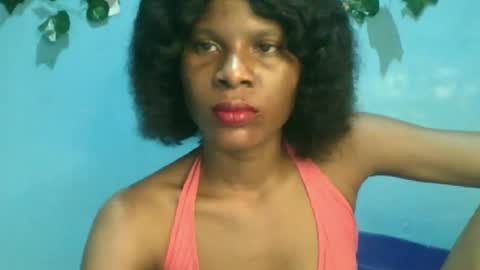 Snapshot of luckymadequeen chatting on October 3, 3:14 am Gloria online show from October 3, 3:14 am