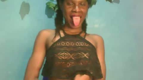 Snapshot of luckymadequeen chatting on October 8, 1:58 am Gloria online show from October 8, 1:58 am