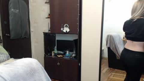 Snapshot of luckyshotgirl chatting on January 11, 7:38 pm LuckyShot online show from January 11, 7:38 pm