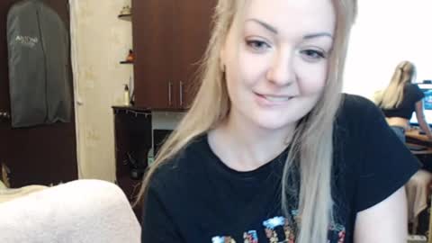 Snapshot of luckyshotgirl chatting on February 20, 4:57 pm LuckyShot online show from February 20, 4:57 pm