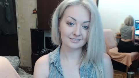 Snapshot of luckyshotgirl chatting on October 28, 2:53 pm LuckyShot online show from October 28, 2:53 pm