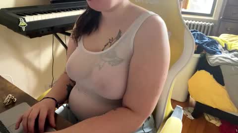 Snapshot of luckysucks chatting on November 16, 6:02 pm Lucky online show from November 16, 6:02 pm