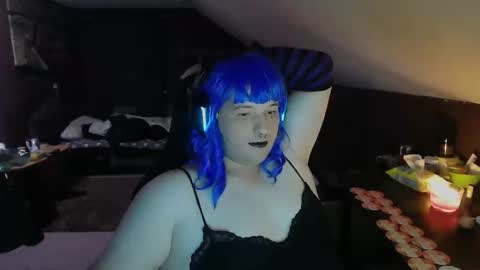 lucy43333 online show from November 8, 11:25 pm