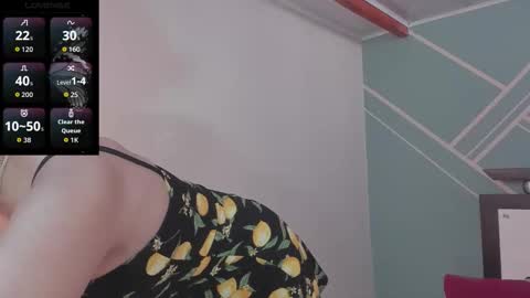 Snapshot of lucy_bluesea chatting on October 31, 4:52 pm Lucy Herrera online show from October 31, 4:52 pm