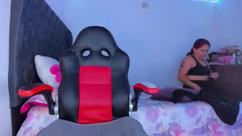 Snapshot of lucy_chanel chatting on October 28, 7:01 am lucy online show from October 28, 7:01 am