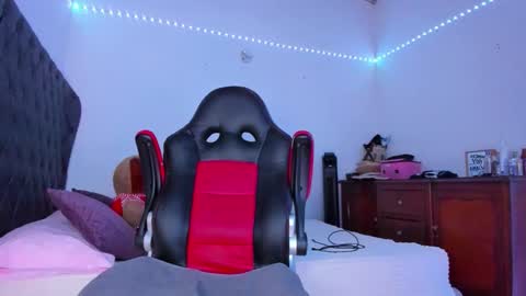 Snapshot of lucy_chanell chatting on November 16, 10:15 pm lucy online show from November 16, 10:15 pm