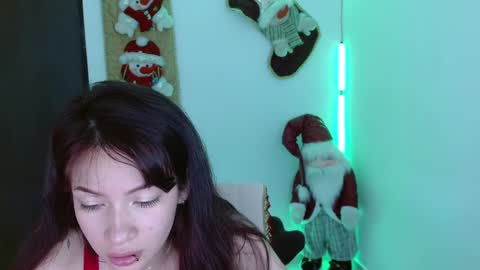 Snapshot of lucy_collins_g chatting on December 29, 3:57 pm Lucy online show from December 29, 3:57 pm