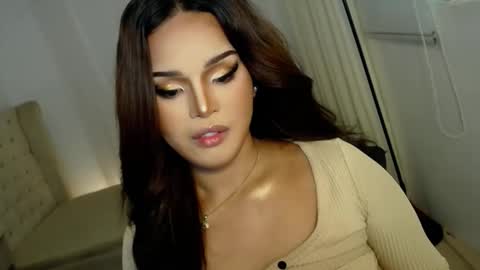    MONA    online show from February 18, 12:04 am