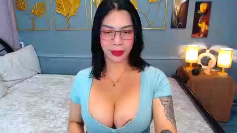 Snapshot of lucy_pearlcumxx chatting on March 15, 12:44 pm Aliana online show from March 15, 12:44 pm