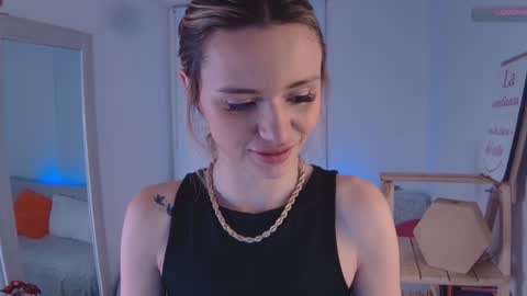 Snapshot of lucy_priincess chatting on January 20, 2:43 am lucy online show from January 20, 2:43 am