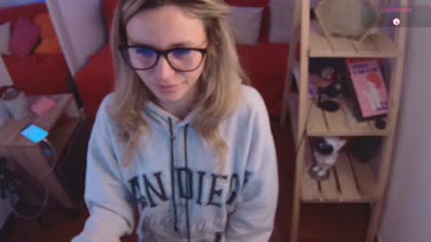 Snapshot of lucy_priincess chatting on January 28, 3:04 am lucy online show from January 28, 3:04 am