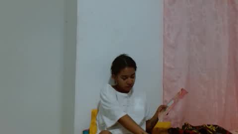 Snapshot of lucy_sluppy_hard chatting on February 13, 2:51 am lucy_sluppy_hard online show from February 13, 2:51 am