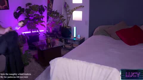 Snapshot of lucyallenx chatting on September 26, 7:29 pm Lucy Alien  online show from September 26, 7:29 pm