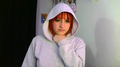 Snapshot of lucycherry__ chatting on January 23, 7:32 am LUCIA online show from January 23, 7:32 am