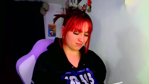 Snapshot of lucycherry__ chatting on February 21, 5:02 am LUCIA online show from February 21, 5:02 am