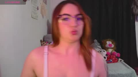 Snapshot of lucycherry__ chatting on September 16, 3:29 am LUCIA online show from September 16, 3:29 am