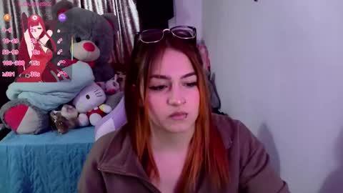 Snapshot of lucycherry__ chatting on November 4, 7:02 pm LUCIA online show from November 4, 7:02 pm