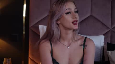 Lucy Lexton online show from March 7, 12:45 pm