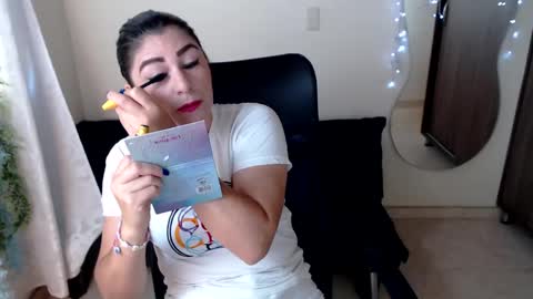 Snapshot of lucyli_ chatting on December 6, 12:27 pm LUCY online show from December 6, 12:27 pm