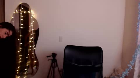 Snapshot of lucyli_ chatting on January 12, 6:49 pm LUCY online show from January 12, 6:49 pm