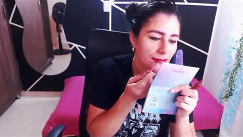 Snapshot of lucyli_ chatting on January 16, 1:04 pm LUCY online show from January 16, 1:04 pm