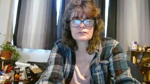 lucylling online show from February 19, 1:39 pm